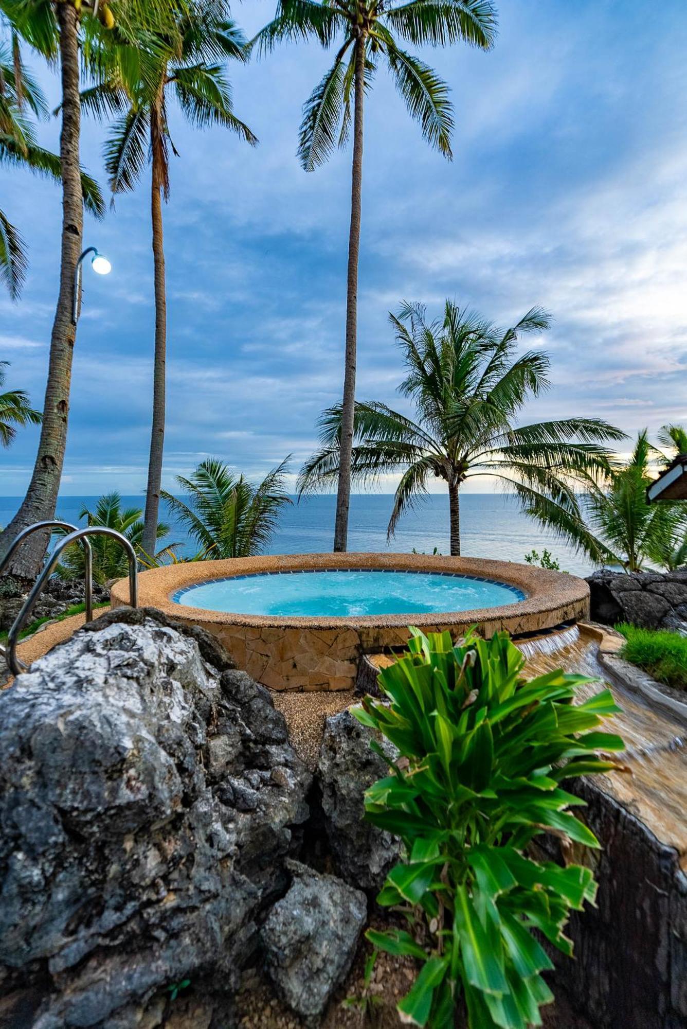 Blue Star Dive And Resort Anda  Eksteriør bilde